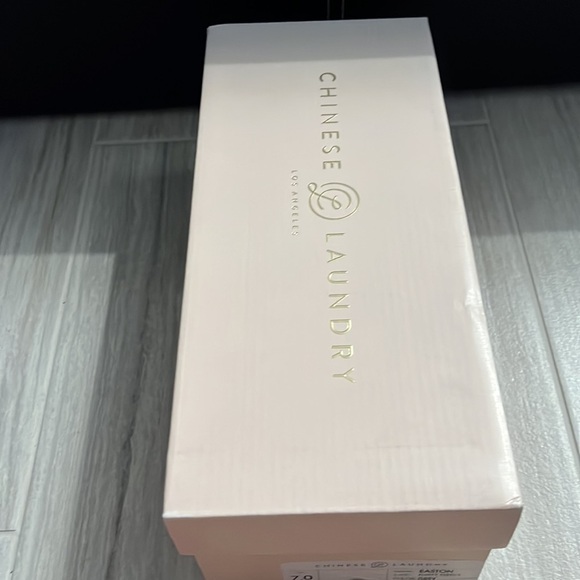 Fluffy slip on sandals hard bottom, indoor/outdoor size 7 - Picture 4 of 8